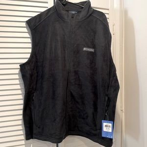 Men’s fleece Columbia vest, size XL